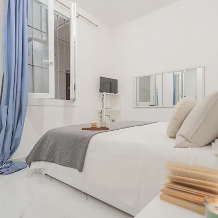 Luce *